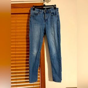 LuLaroe Distressed Skinny Jeans sz 28. Paid $70.